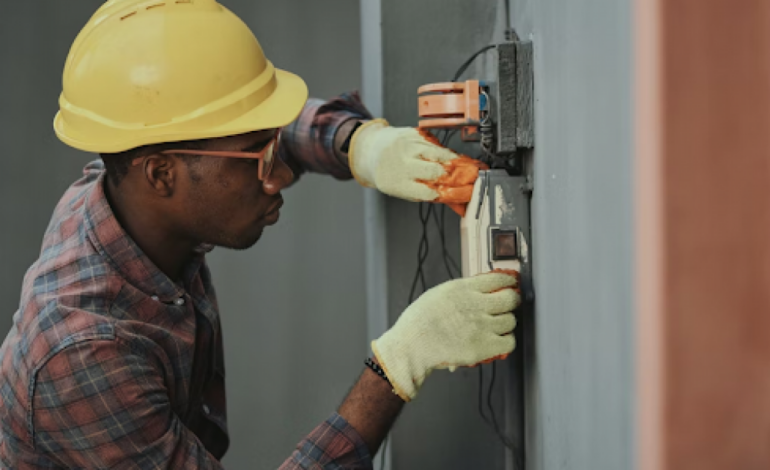 6 Ways Hiring A Licenced Professional Repairman Will Save You Money
