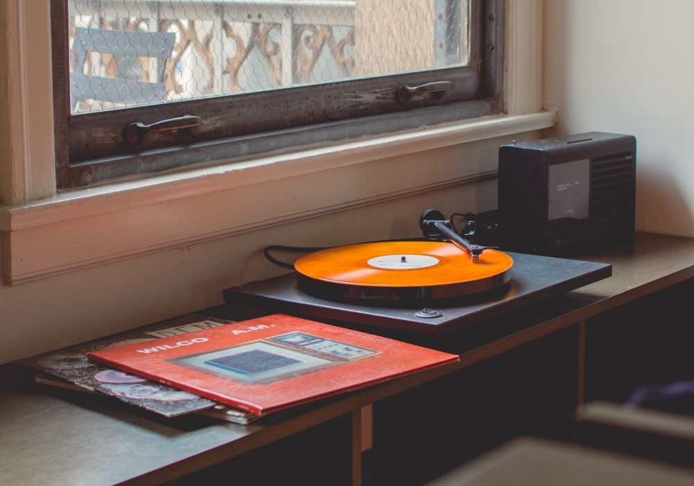 Buying Your First Turntable? Here’s A Guide On What To Look For