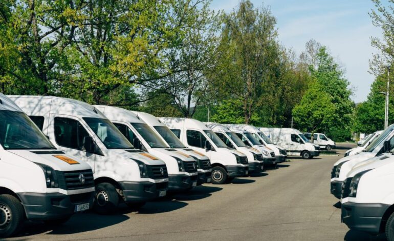 How to Effectively Manage Your Fleet of Vehicles and the Employees Driving Them