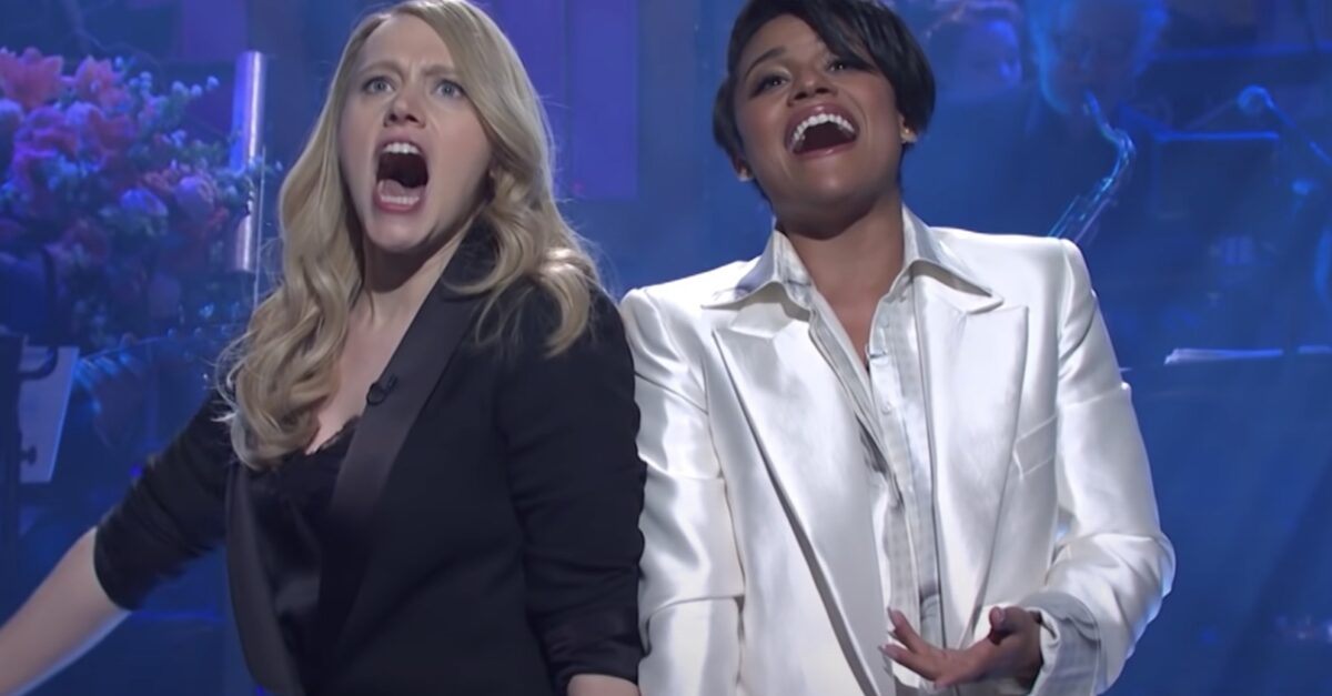 Ariana DeBose Can Barely Keep It Together While Kate McKinnon Was Singing “ West Side Story ” Songs on “ SNL”