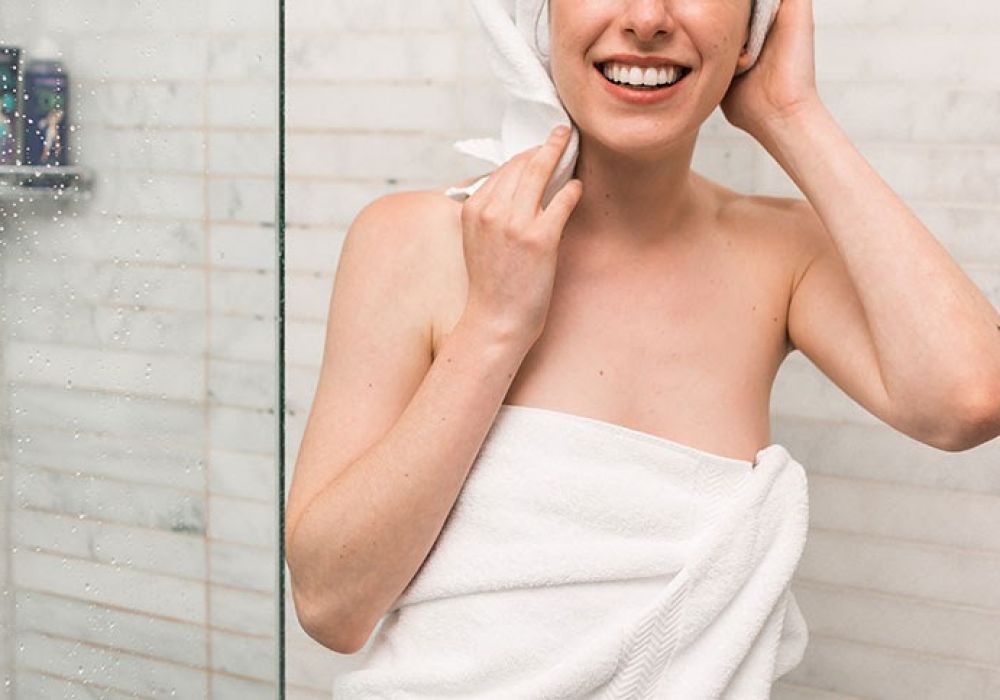 Woman Is Shocked To Find Out That Her Friends Shower Daily